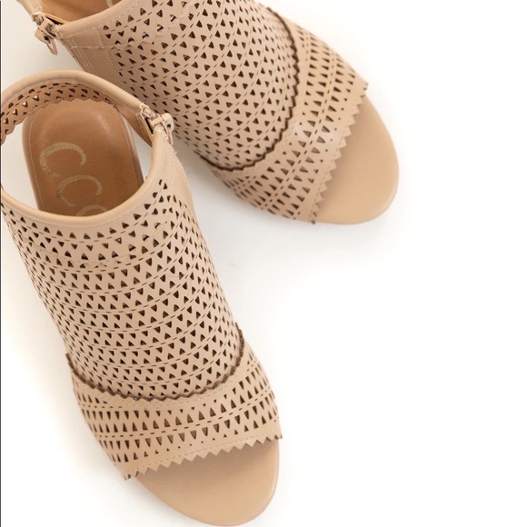 Tan open toe wedge heel - Picture 4 of 10